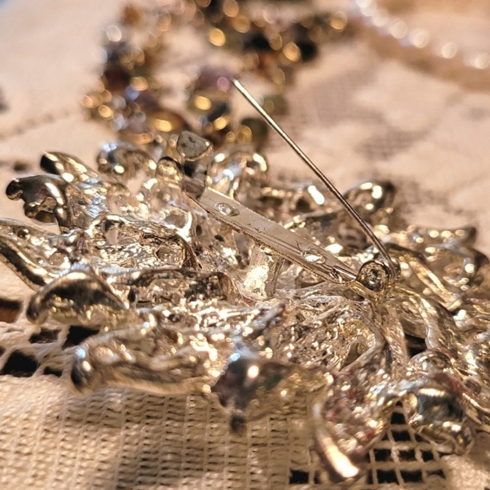 Gorgeous Rhinestone Brooch 2" - Picture 5 of 5